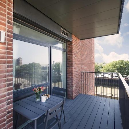 Modern Studios And Apartments At Barking Wharf In Londra Dış mekan fotoğraf