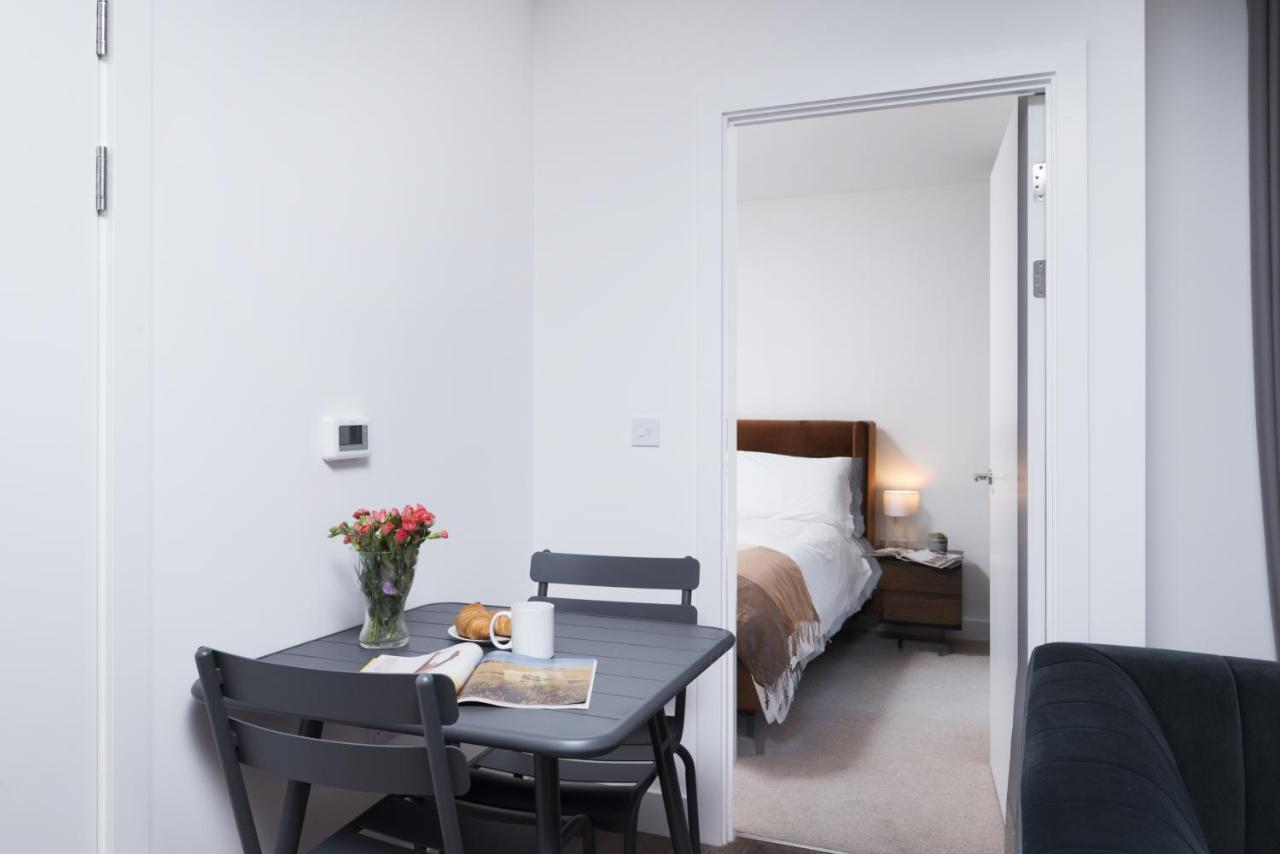 Modern Studios And Apartments At Barking Wharf In Londra Dış mekan fotoğraf