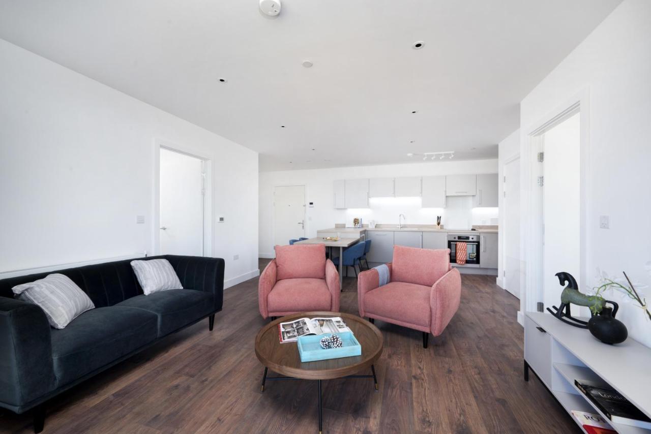 Modern Studios And Apartments At Barking Wharf In Londra Dış mekan fotoğraf