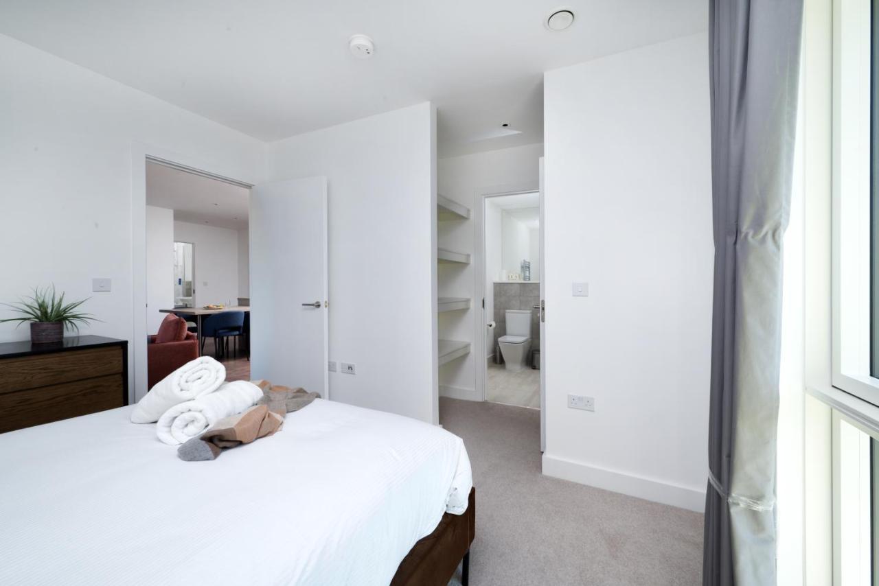Modern Studios And Apartments At Barking Wharf In Londra Dış mekan fotoğraf