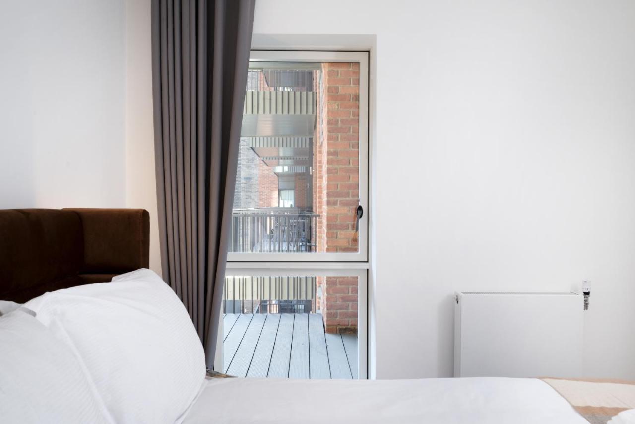 Modern Studios And Apartments At Barking Wharf In Londra Dış mekan fotoğraf