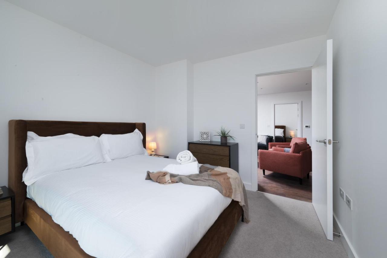 Modern Studios And Apartments At Barking Wharf In Londra Dış mekan fotoğraf