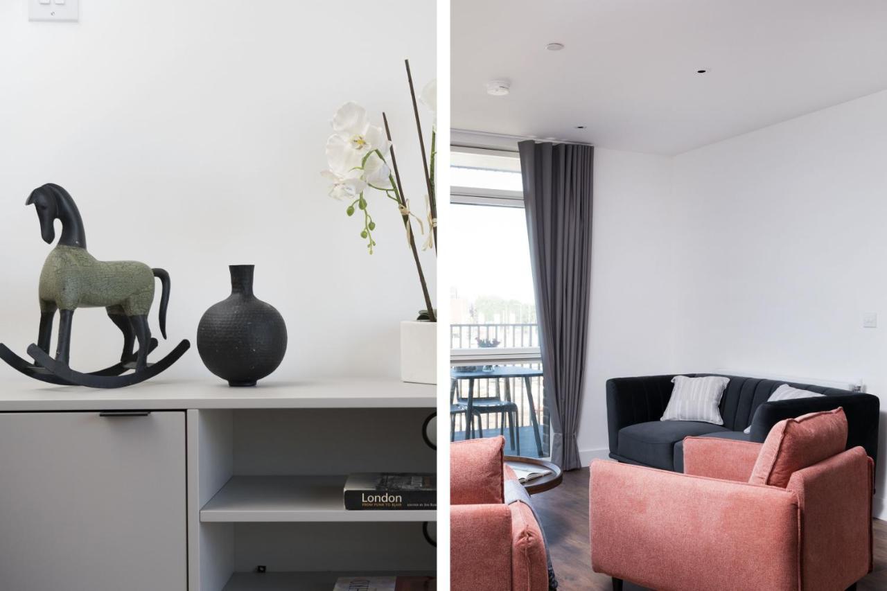 Modern Studios And Apartments At Barking Wharf In Londra Dış mekan fotoğraf