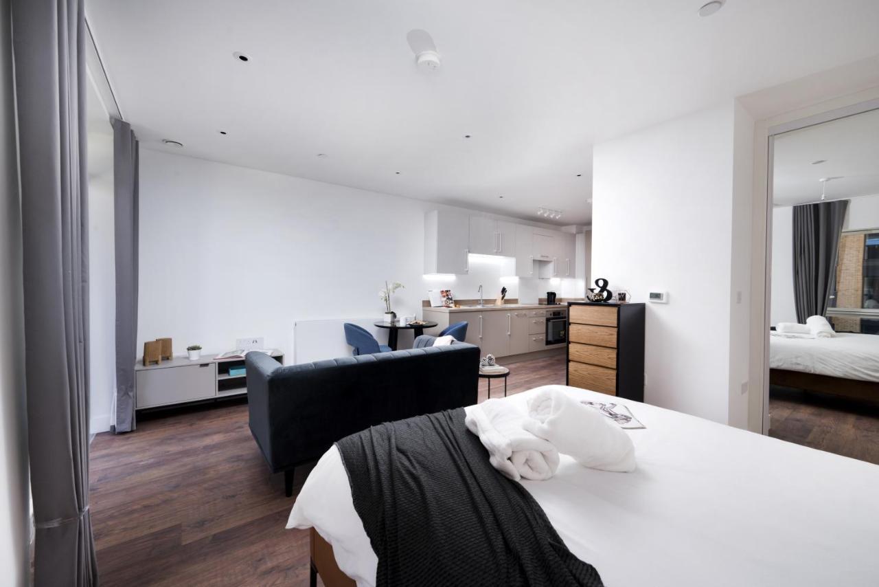 Modern Studios And Apartments At Barking Wharf In Londra Dış mekan fotoğraf