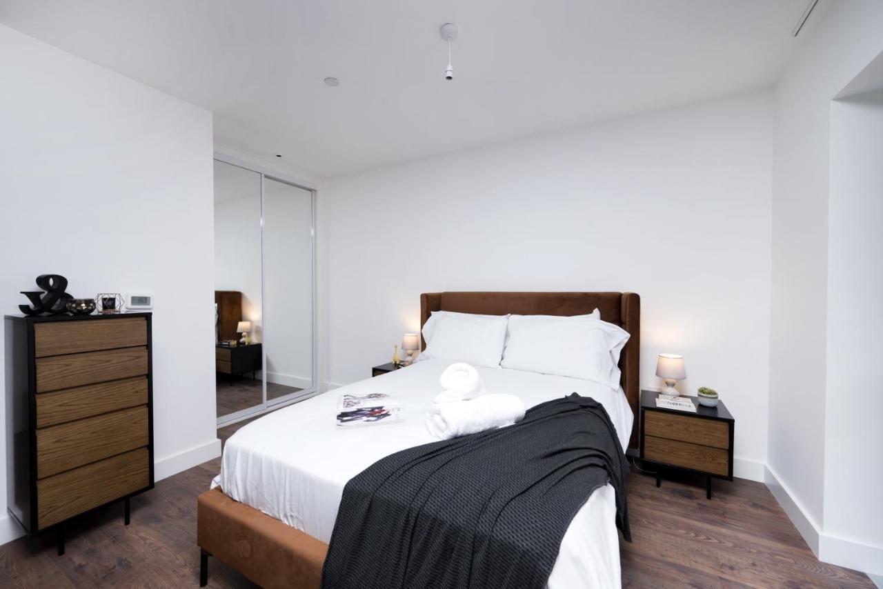 Modern Studios And Apartments At Barking Wharf In Londra Dış mekan fotoğraf